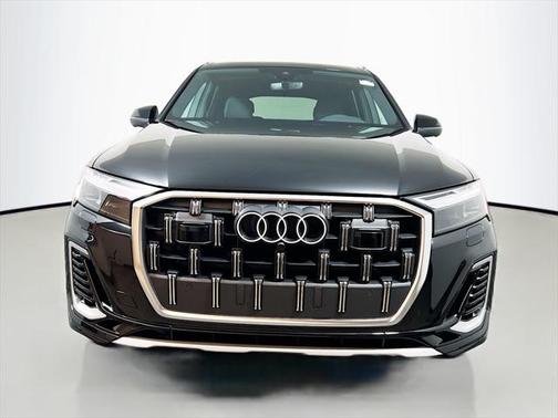 2025 Audi Q7 55 Premium