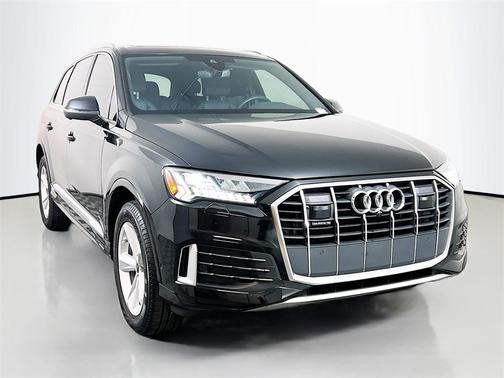 2023 Audi Q7 45 Premium Plus