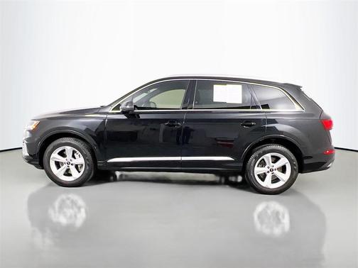 2023 Audi Q7 45 Premium Plus