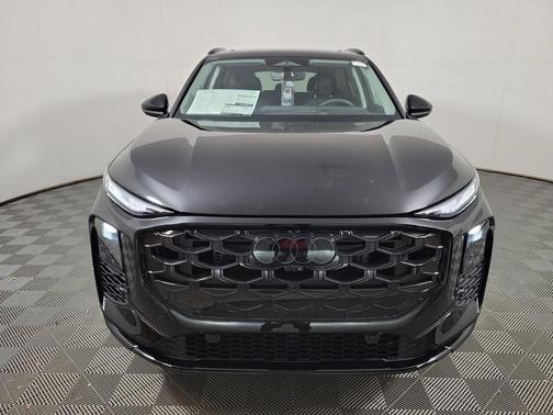 Mythos Black Metallic 2026 Audi Q3 TFSI quattro S tronic