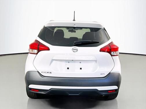 2019 Nissan Kicks SR