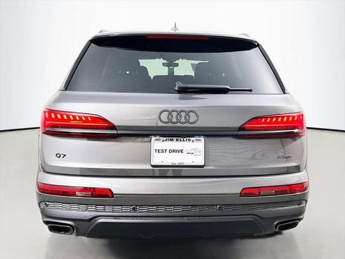 2025 Audi Q7 55 Premium Plus