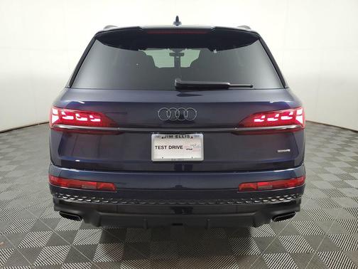 Waitomo Blue Metallic 2026 Audi Q7 55 Prestige