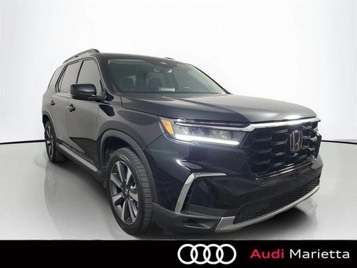 Crystal Black Pearl 2025 Honda Pilot Touring 8-Passenger