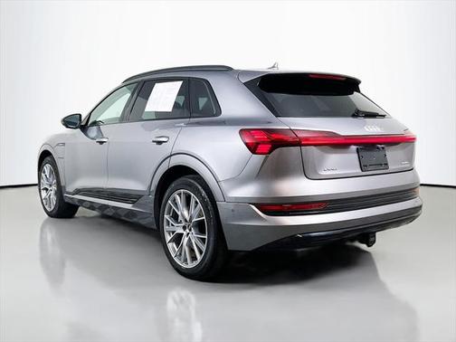 2021 Audi e-tron Prestige