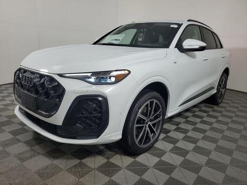 Glacier White Metallic 2026 Audi Q5 Premium Plus TFSI quattro S tronic