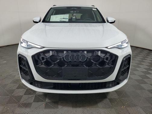 Glacier White Metallic 2026 Audi Q5 Premium Plus TFSI quattro S tronic