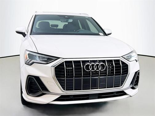 2024 Audi Q3 Premium 45 TFSI S line quattro Tiptronic