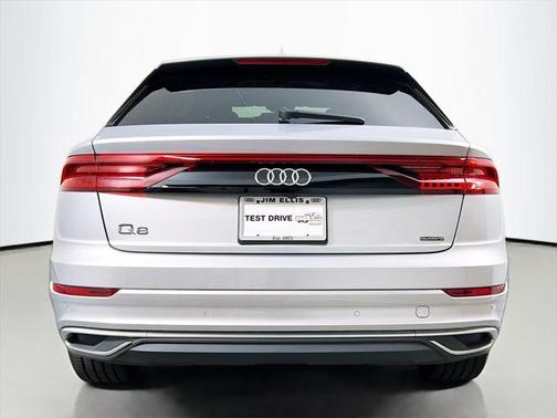 2022 Audi Q8 55 Premium