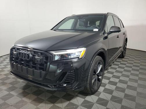 Mythos Black Metallic 2025 Audi Q7 55 Premium Plus