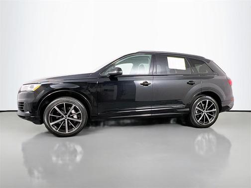 2023 Audi Q7 55 Premium Plus