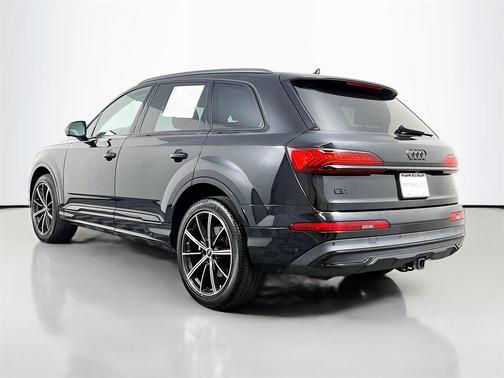 2023 Audi Q7 55 Premium Plus