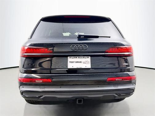 2023 Audi Q7 55 Premium Plus