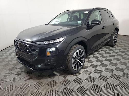 Mythos Black Metallic 2026 Audi Q3 TFSI quattro S tronic