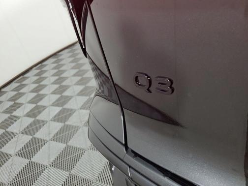 Mythos Black Metallic 2026 Audi Q3 TFSI quattro S tronic
