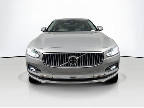 Silver Dawn Metallic 2023 Volvo S90 B6 Plus