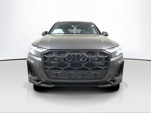 Daytona Gray Pearl Effect 2026 Audi Q7 55 Prestige