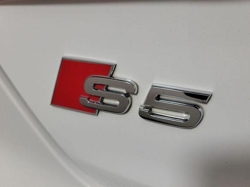 Ibis White 2022 Audi S5 Premium TFSI quattro Tiptronic
