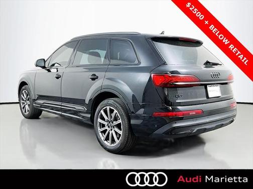 2024 Audi Q7 45 Premium Plus