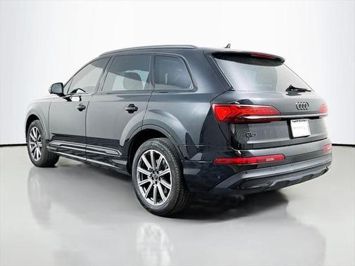 2024 Audi Q7 45 Premium Plus