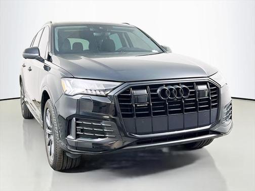 2024 Audi Q7 45 Premium Plus