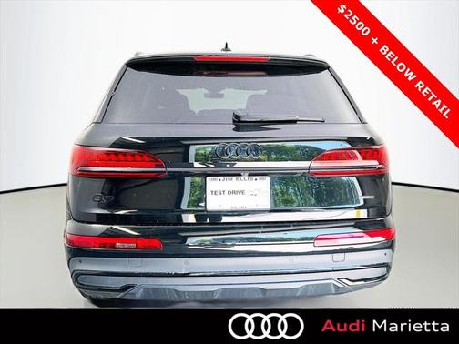 2024 Audi Q7 45 Premium Plus