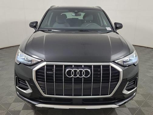 Black Metallic 2022 Audi Q3 40 Premium