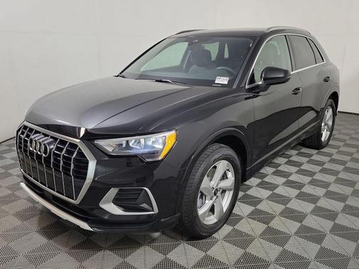 Black Metallic 2022 Audi Q3 40 Premium