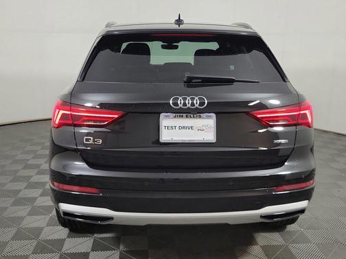 Black Metallic 2022 Audi Q3 40 Premium