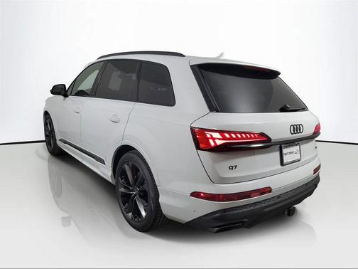 2026 Audi Q7 55 Premium Plus