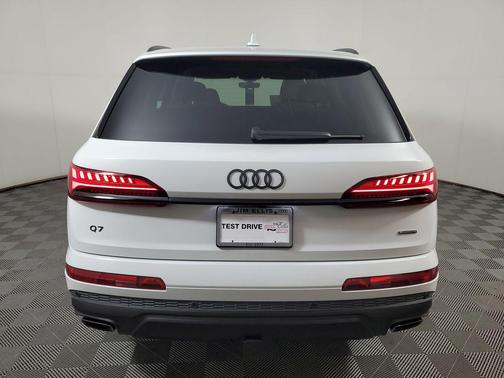 2026 Audi Q7 55 Premium Plus