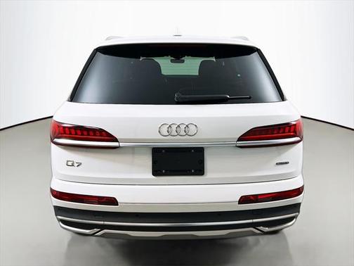 2024 Audi Q7 55 Premium Plus
