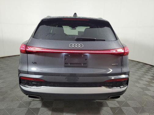 Tambora Gray Metallic 2025 Audi Q5 Prestige TFSI quattro S tronic