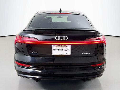 2022 Audi e-tron Sportback S line Premium