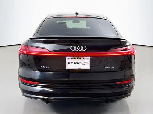 2022 Audi e-tron Sportback S line Premium