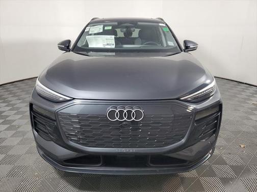 2025 Audi Q6 e-tron Premium Plus quattro