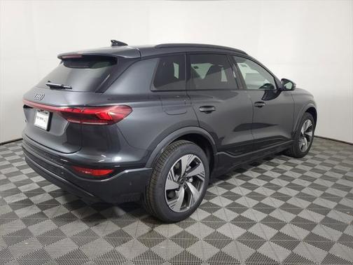 2025 Audi Q6 e-tron Premium Plus quattro