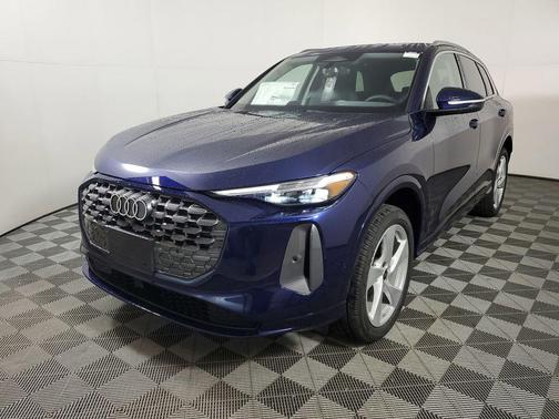 Navarra Blue Metallic 2026 Audi Q5 Premium Plus TFSI quattro S tronic