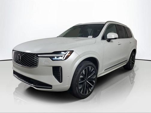 Crystal White Pearl 2025 Volvo XC90 B6 Plus 7-Seater