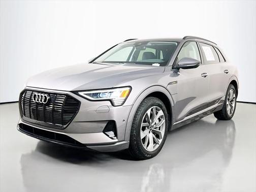 2021 Audi e-tron Premium Plus