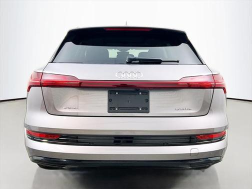 2021 Audi e-tron Premium Plus