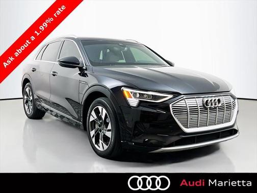 2022 Audi e-tron Premium Plus