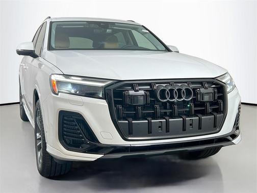 2026 Audi Q7 55 Premium