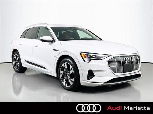 2021 Audi e-tron Premium Plus