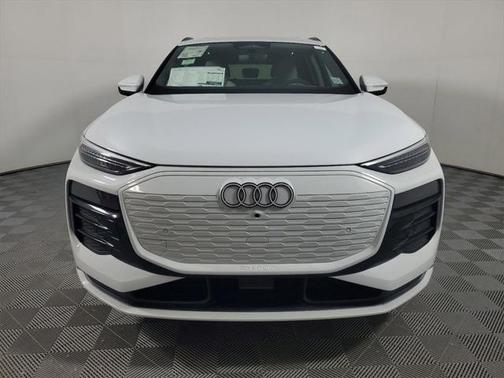 2025 Audi Q6 e-tron Premium Plus quattro