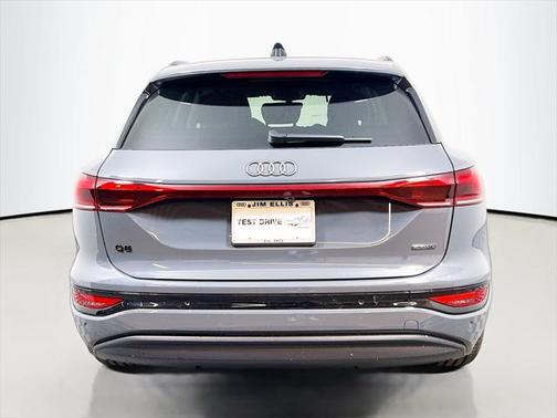 2025 Audi Q6 e-tron Prestige quattro