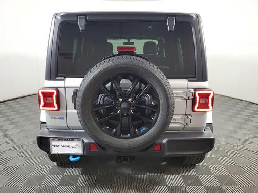 Silver Zynith Clearcoat 2023 Jeep Wrangler 4xe Sahara