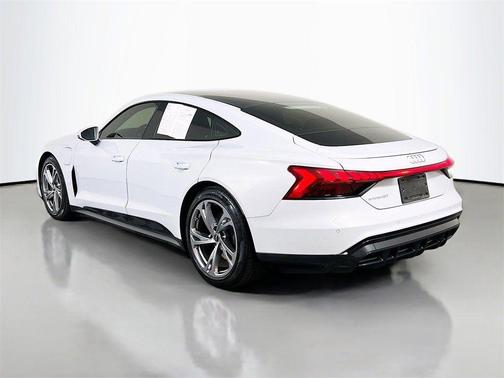 2024 Audi e-tron GT Premium Plus quattro