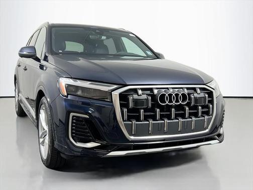 2025 Audi Q7 55 Premium Plus