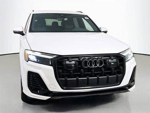 2026 Audi Q7 55 Premium Plus